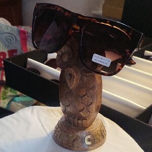 Tortoise Shell Sunglasses Holder